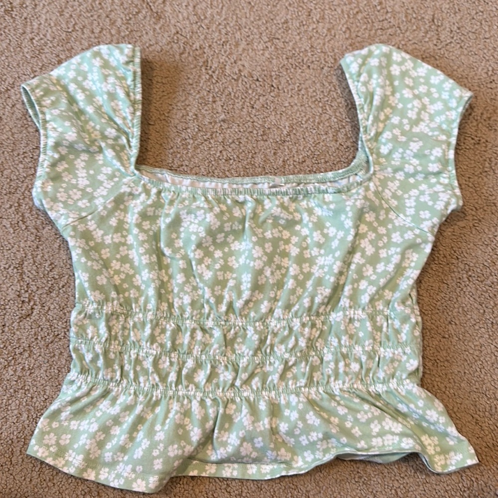 Cropped green floral top